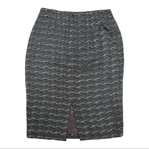 Carmen Marc Valvo Dresses & Skirts - Carmen Marc Valvo Beaded Pencil Skirt Grey textured high waisted Luxury Size 4